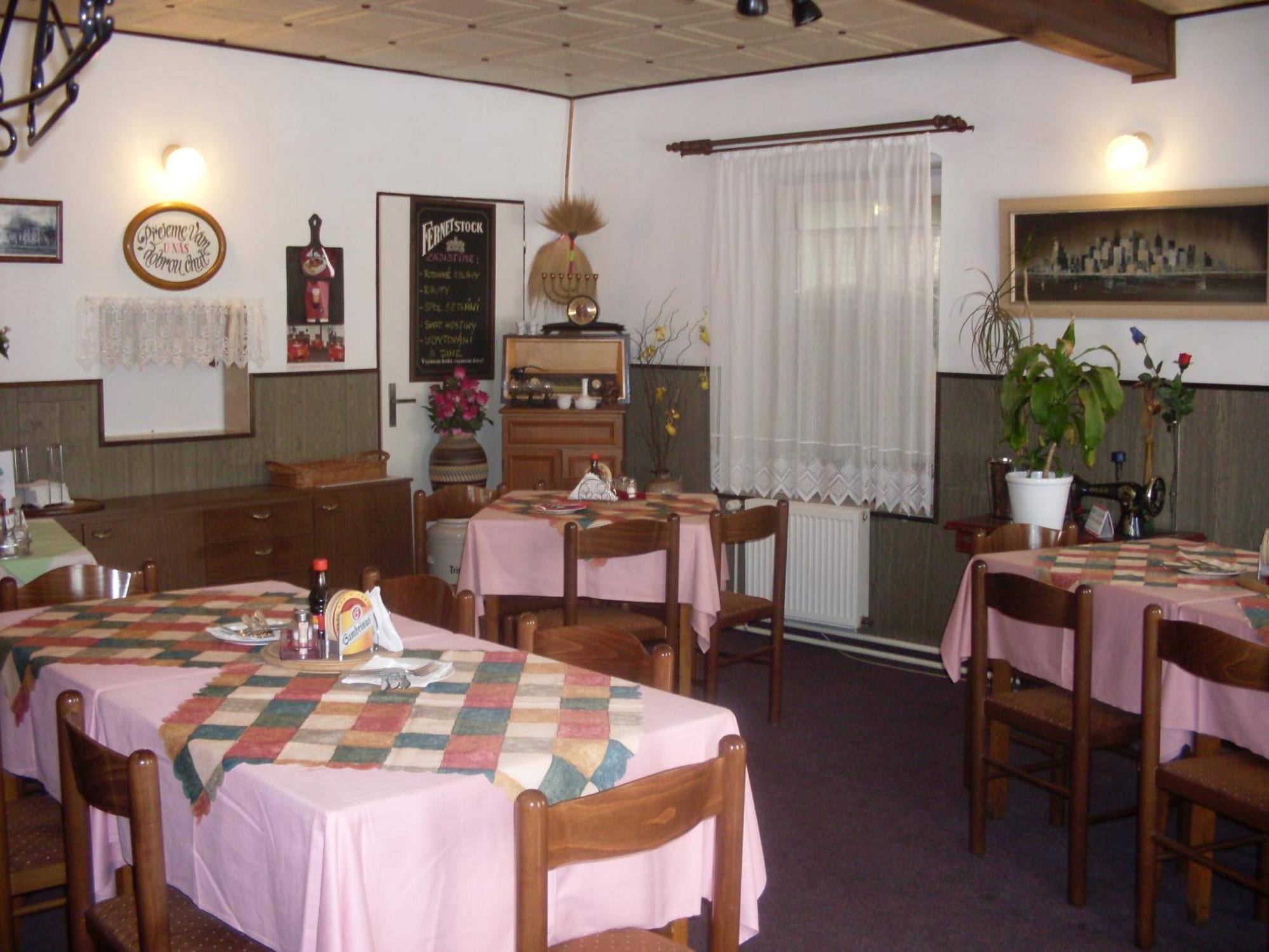 Pension U Kastanu Karlovy Vary Luaran gambar