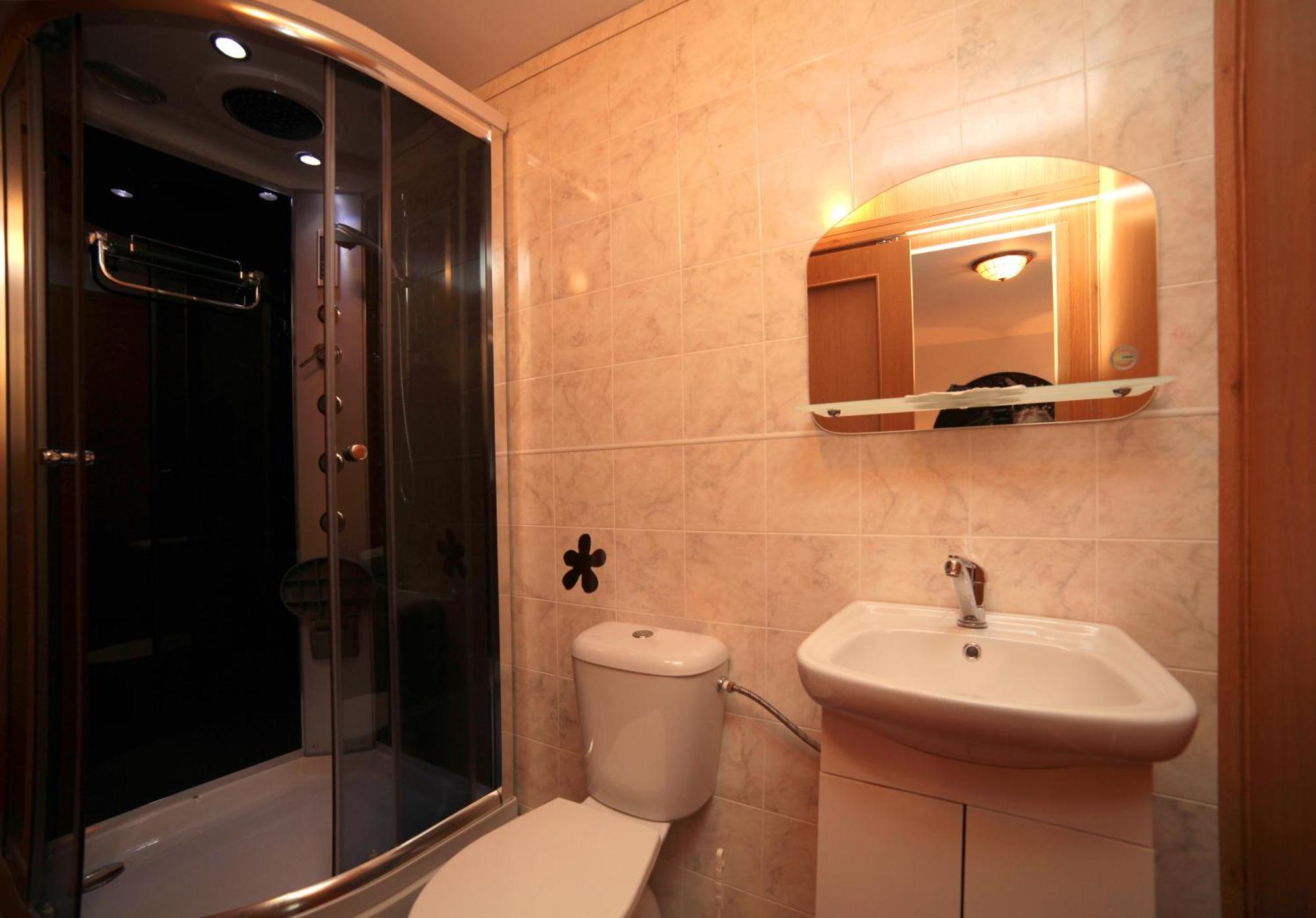 Pension U Kastanu Karlovy Vary Luaran gambar