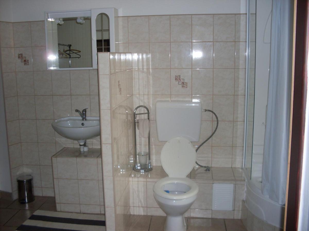Pension U Kastanu Karlovy Vary Bilik gambar